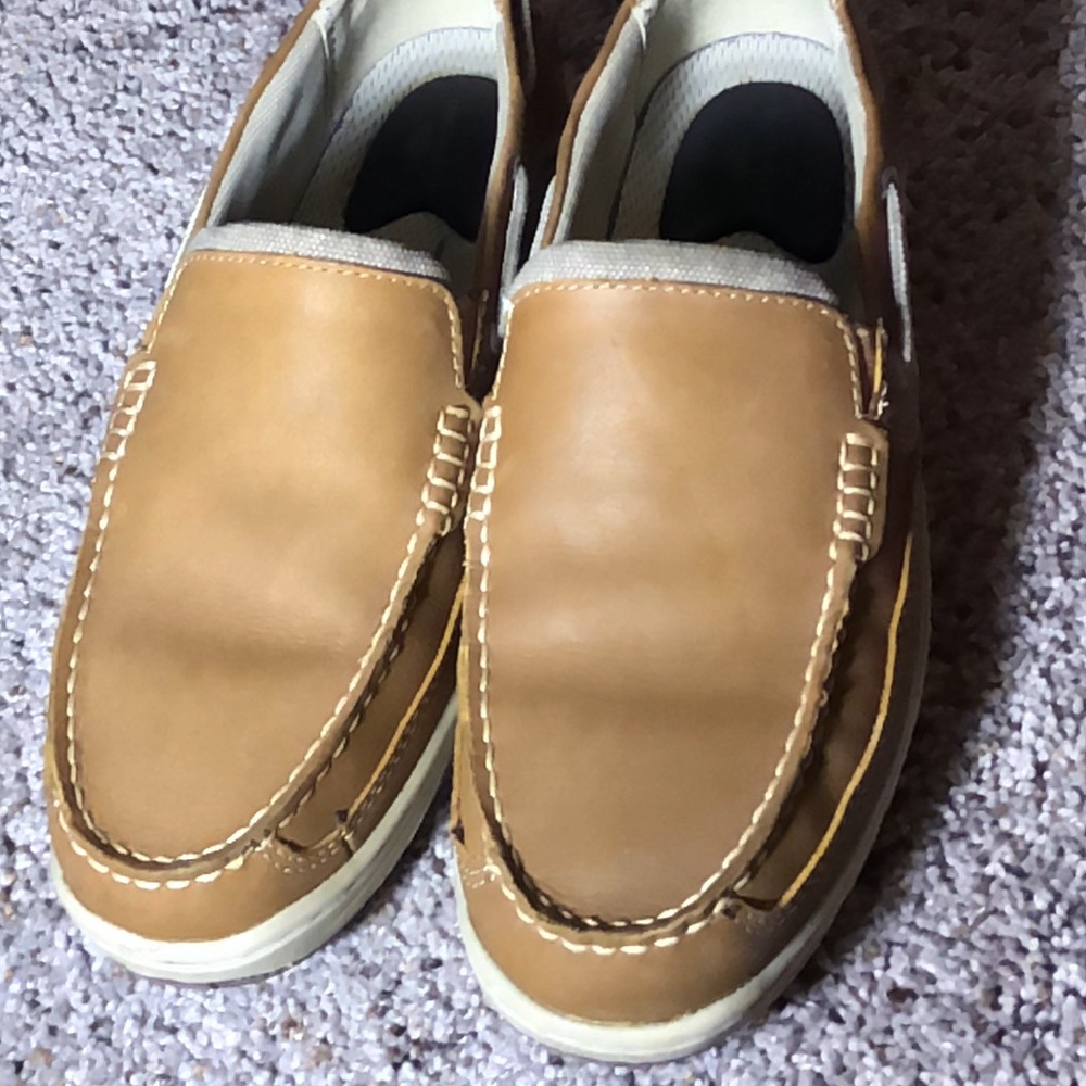 Leather boat shoes in great condition